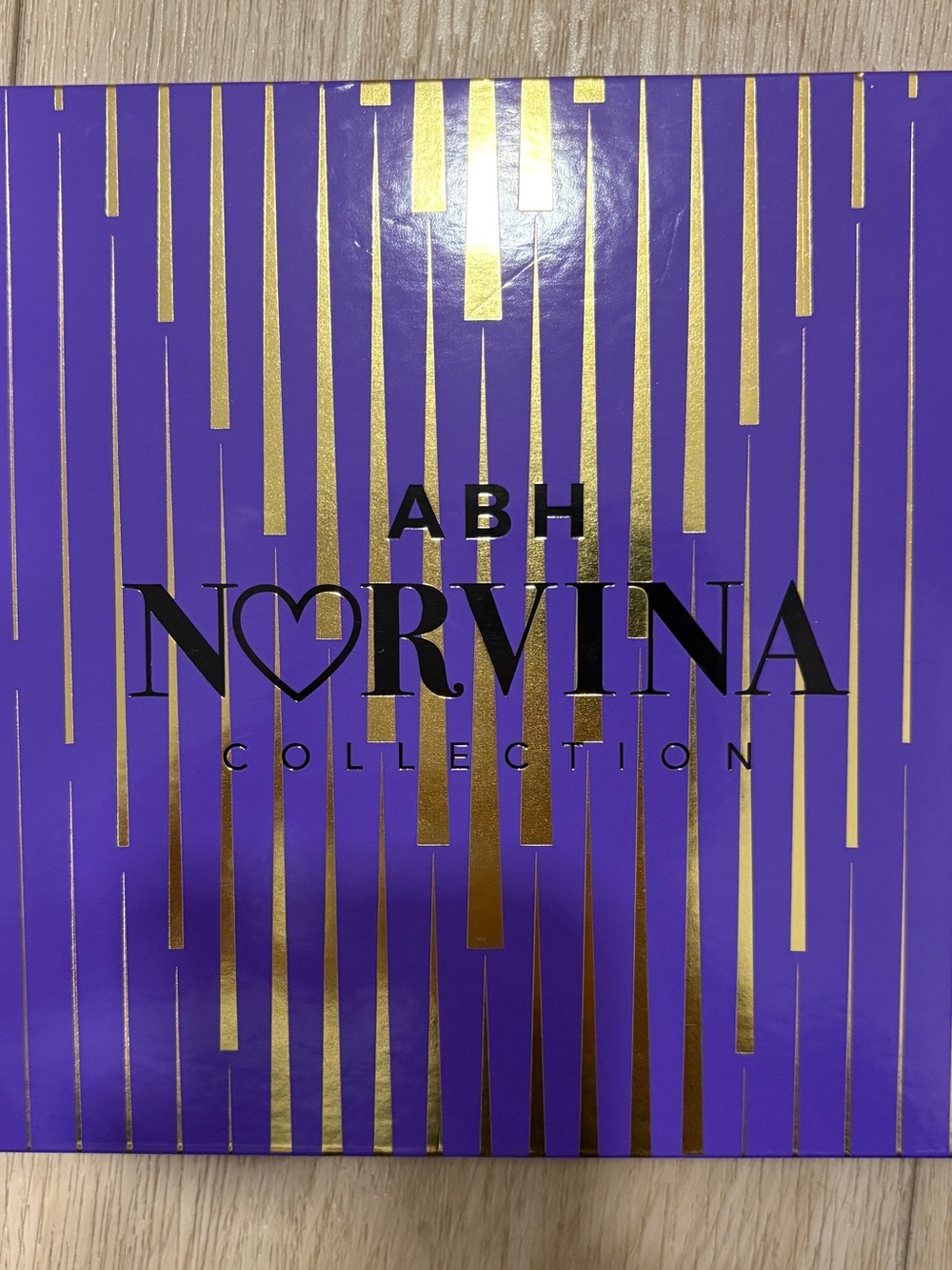 Anastasia Beverly Hills Norvina Eyeshadow Palette - Purple & Gold